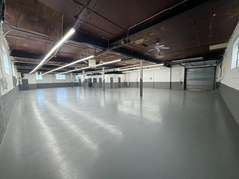 More Photos Of 124-128 Market St, Saddle Brook Warehouse For Lease