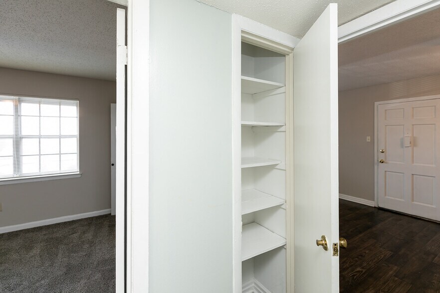 More Photos Of 2780 Madison Ave, Memphis Apartments For Sale