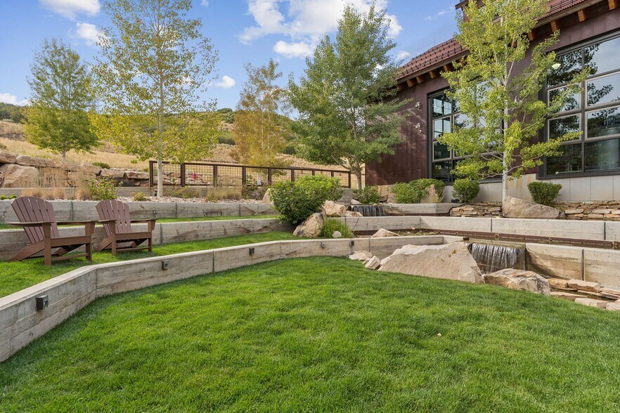 More Photos Of 27649 Old Lincoln Highway, Wanship Freestanding For Sale