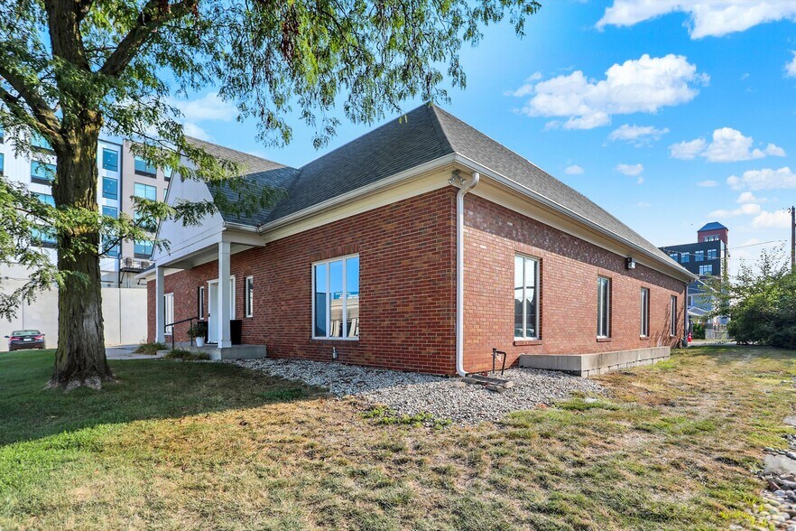 More Photos Of 615 Russell Ave, Indianapolis Medical For Sale