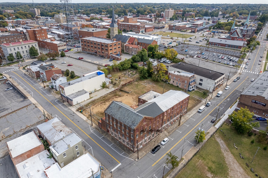 More Photos Of 125 N Market St, Petersburg Warehouse For Sale