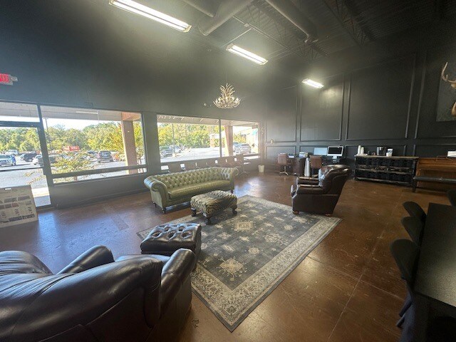 More Photos Of 104-194 Hicks Dr, Rome Storefront Retail Office For Lease