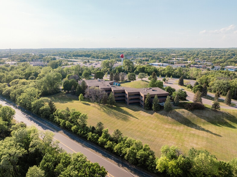 More Photos Of 14615 Lone Oak Rd, Eden Prairie Office For Sale