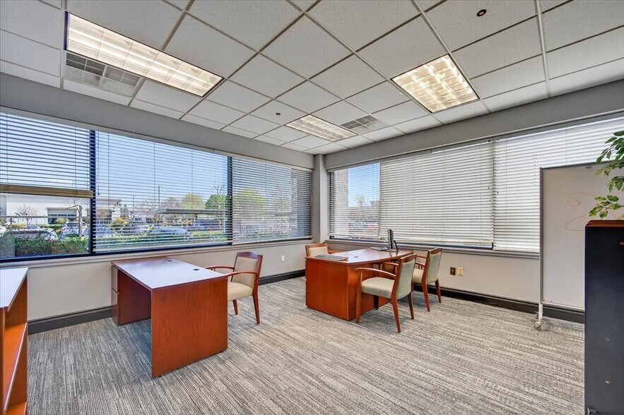 More Photos Of 7060 N Fresno St, Fresno Office For Lease
