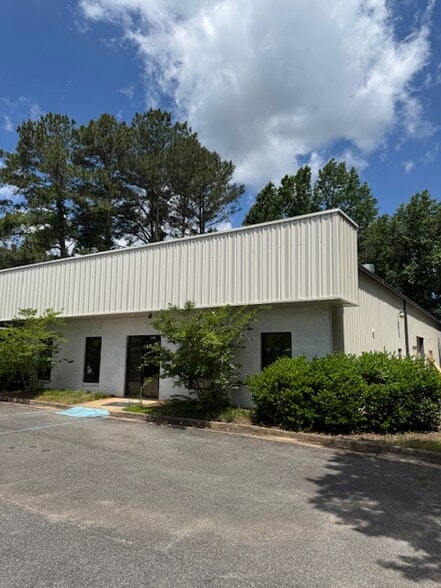 More Photos Of 4073 Nine McFarland Dr, Alpharetta Warehouse For Lease