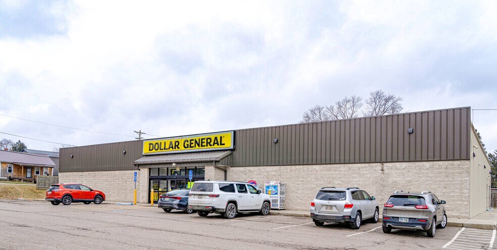 More Photos Of 89 E Main St, Lucas Freestanding For Sale