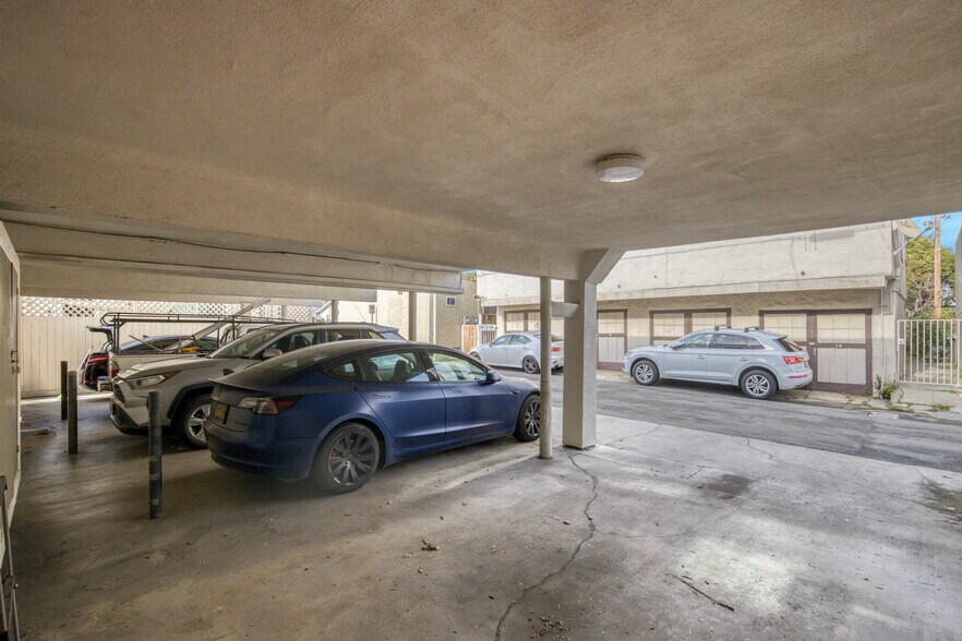 More Photos Of 1507 Berkeley St, Santa Monica Apartments For Sale