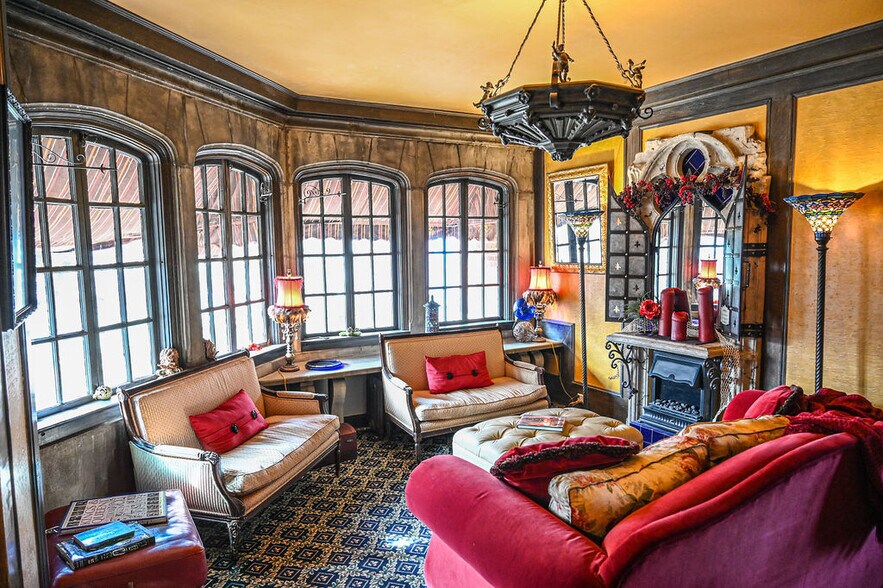 More Photos Of 1272 SW Fillmore St, Topeka Hospitality For Sale