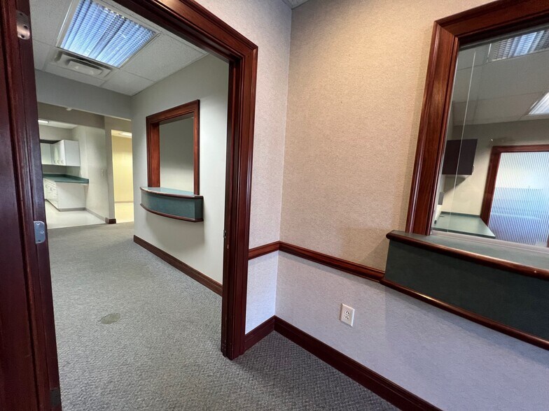 More Photos Of 10-24 Remick Blvd, Springboro Medical For Sale