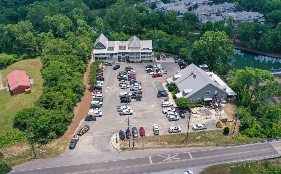 More Photos Of 911 Creekside Ct, Helena Storefront Retail Residential For Sale