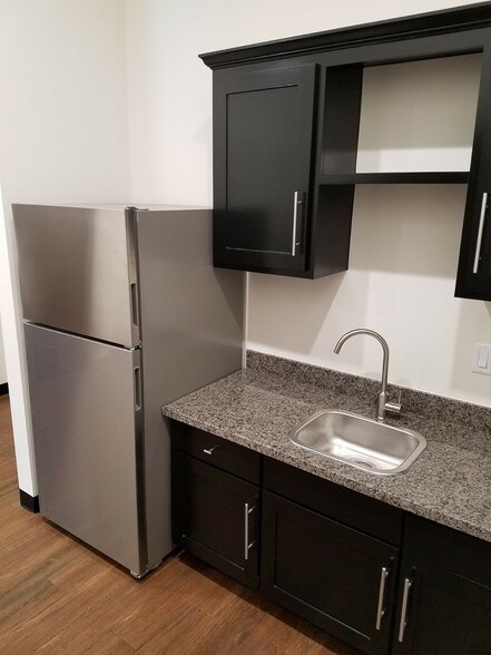 More Photos Of 7515 Oak Bluff Dr, Magnolia Office For Lease