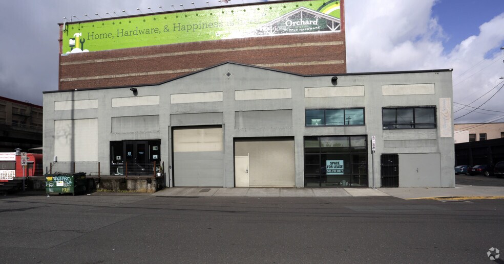 More Photos Of 222-238 SE Alder St, Portland Warehouse For Lease