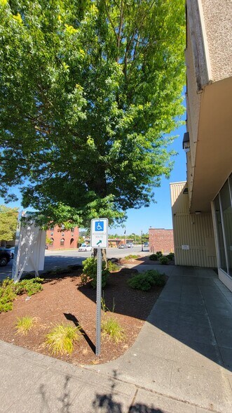 More Photos Of 501 N Olympic Ave, Arlington Bank For Sale