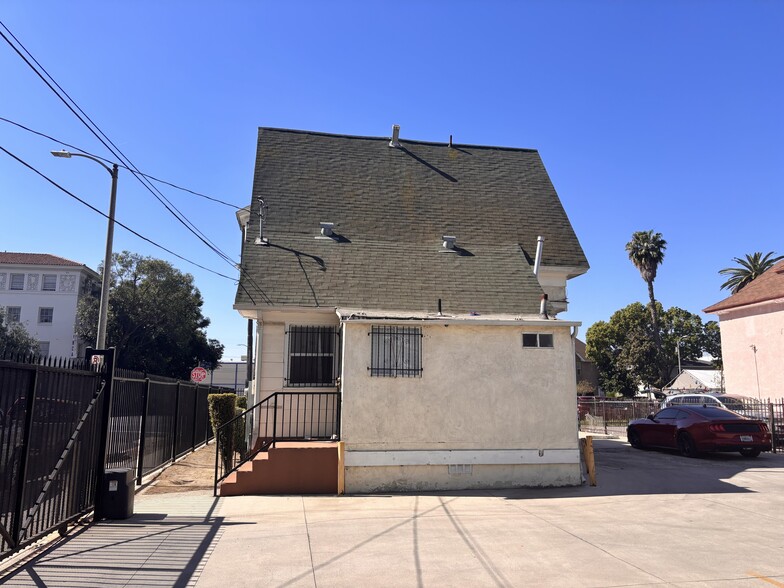 More Photos Of 933 E 28th St, Los Angeles Multifamily For Sale