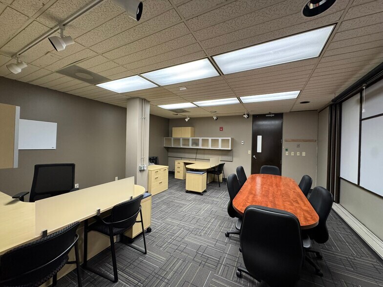 More Photos Of 4005 Rodney Parham Rd, Little Rock Office For Lease