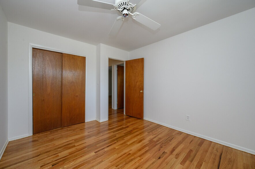 More Photos Of 373 Ford Ave, Fords Medical For Sale