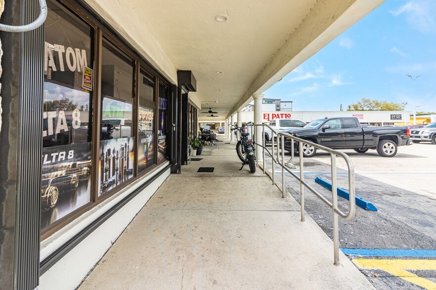 More Photos Of 4434-4458 S Cleveland Ave, Fort Myers Freestanding For Sale