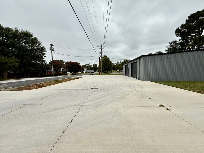 More Photos Of 1714 Circle Rd, Easley Warehouse For Sale