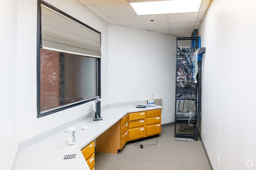 More Photos Of 3211 Bramer Dr, Raleigh Showroom For Sale