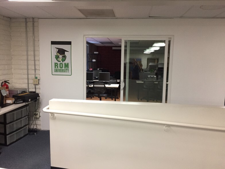 More Photos Of 1051 E Wardlow Rd, Long Beach Office For Lease