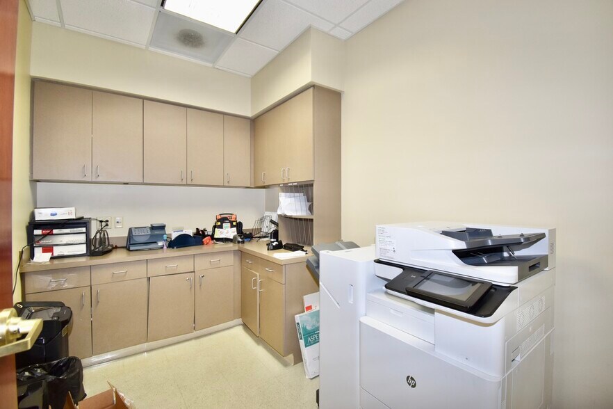 More Photos Of 79 Stonebridge Blvd, Jackson Office For Lease