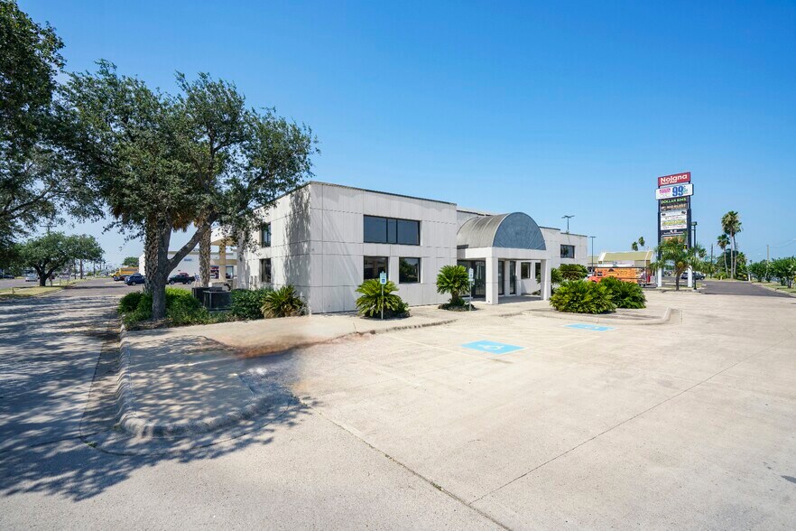 More Photos Of 2250 Nolana Ave, McAllen Bank For Lease