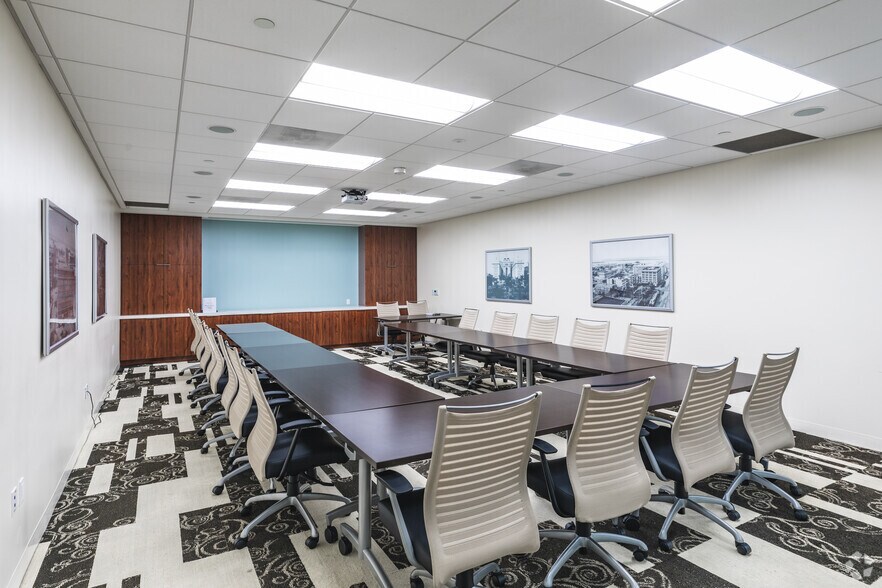 More Photos Of 402 W Broadway, San Diego Office For Lease