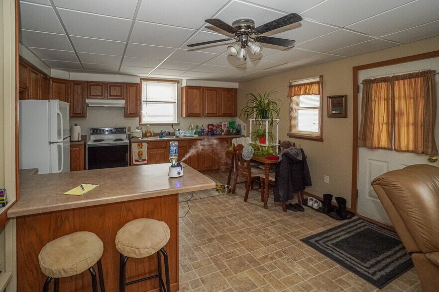 More Photos Of 314 Chippewa St, Ontonagon Hotel For Sale