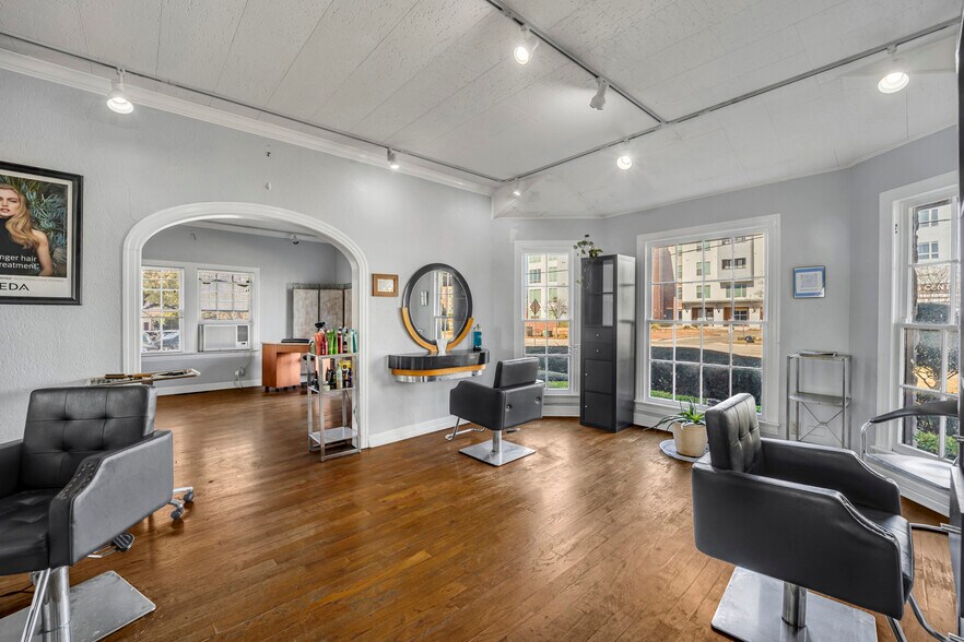 More Photos Of 808 W Abram St, Arlington Freestanding For Sale