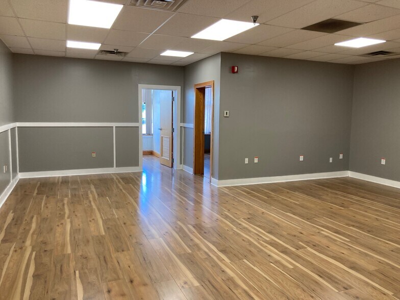 More Photos Of 136 Shelding Dr, Delaware Water Gap Manufacturing For Lease