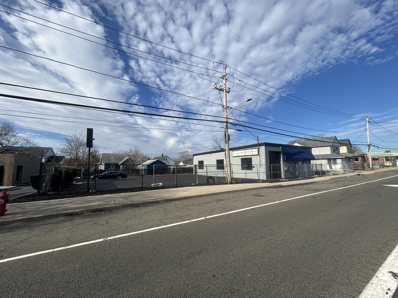 Primary Photo Of 1114 Route 110, Farmingdale Auto Repair For Lease