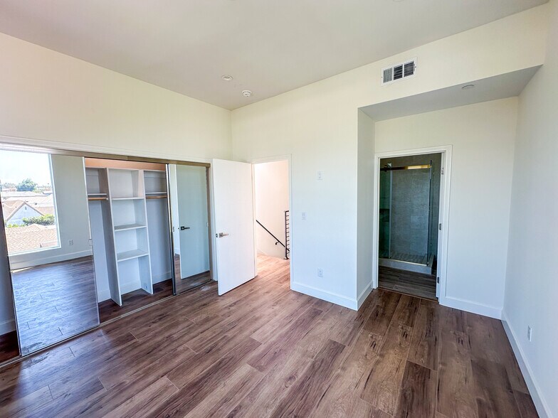 More Photos Of 2840 Wellington Rd, Los Angeles Multifamily For Sale