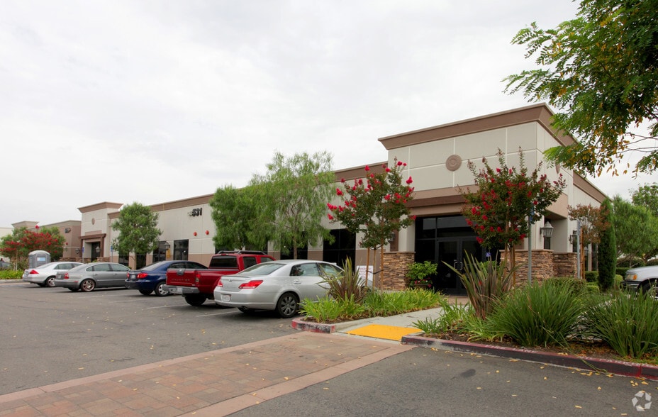 Primary Photo Of 537 Queensland Cir, Corona Loft Creative Space For Sale