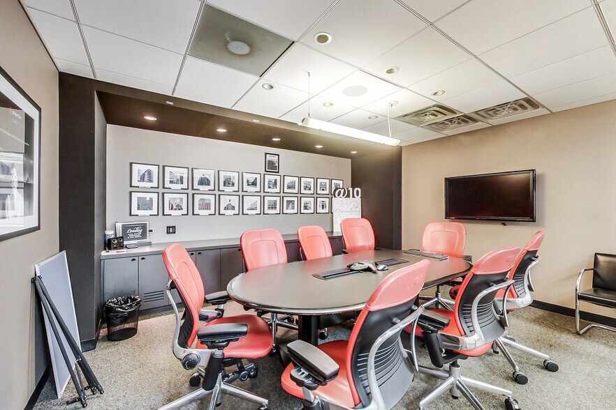 More Photos Of 212 E Ohio St, Chicago Office For Lease