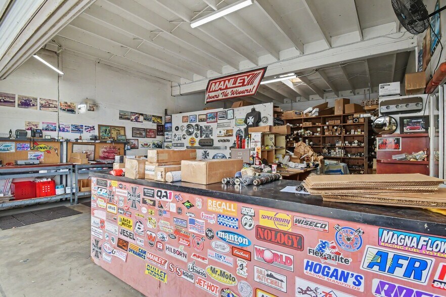 More Photos Of 1235-1239 Cushman Ave, San Diego Service For Sale