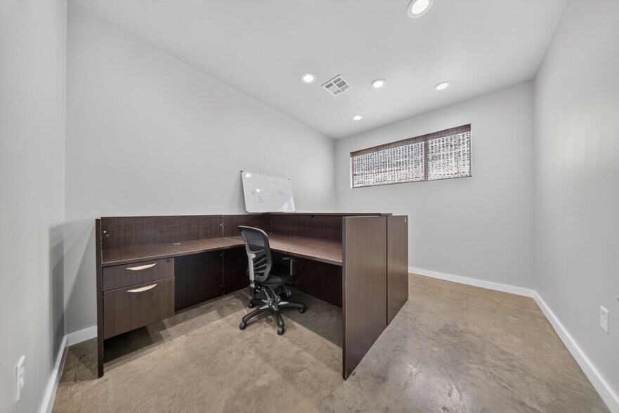 More Photos Of 3326 E 27th Pl S, Tulsa Office For Lease