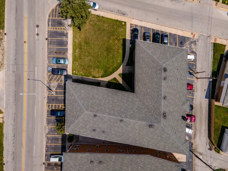 More Photos Of 1025-1049 W Vermont Ave, Calumet Park Apartments For Sale