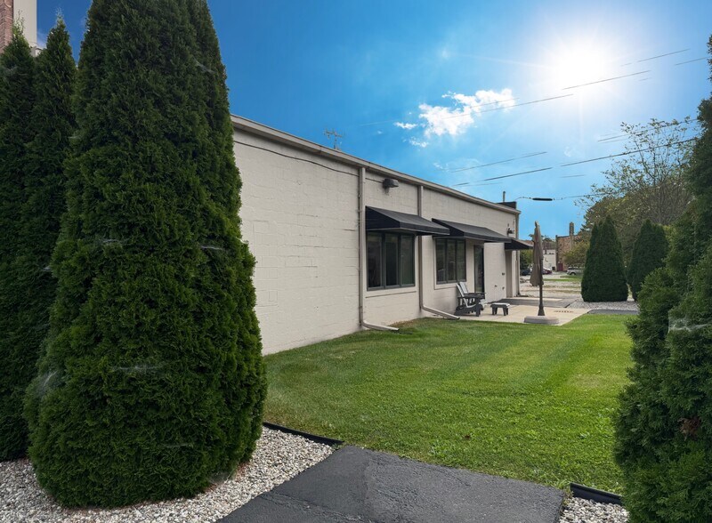 More Photos Of 123-125 W First St, Monroe Office For Lease