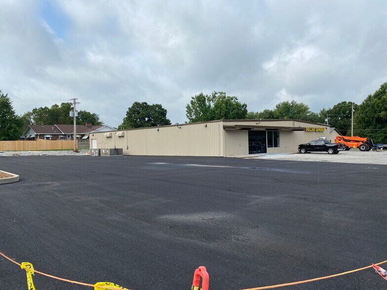 More Photos Of 710 E Pennell St, Carl Junction Freestanding For Sale