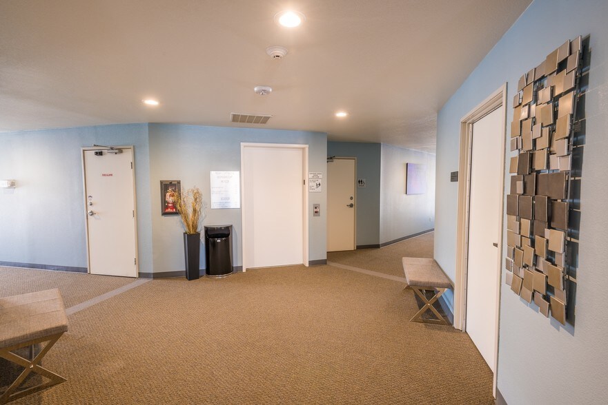 More Photos Of 5605 Riggins Ct, Reno Office For Sale