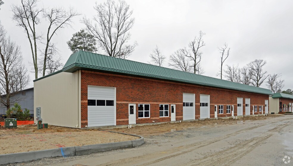More Photos Of 316 Old York Hampton Hwy, Yorktown Flex For Sale