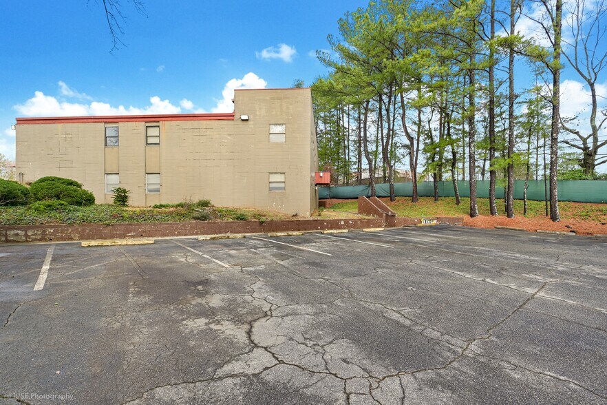 More Photos Of 2762 Caldwell Rd NE, Brookhaven Distribution For Lease