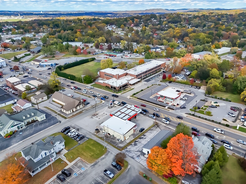 More Photos Of 605 S Washington St, Maryville Convenience Store For Sale
