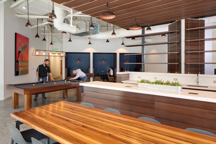 More Photos Of 100 International Dr, Baltimore Unknown For Lease