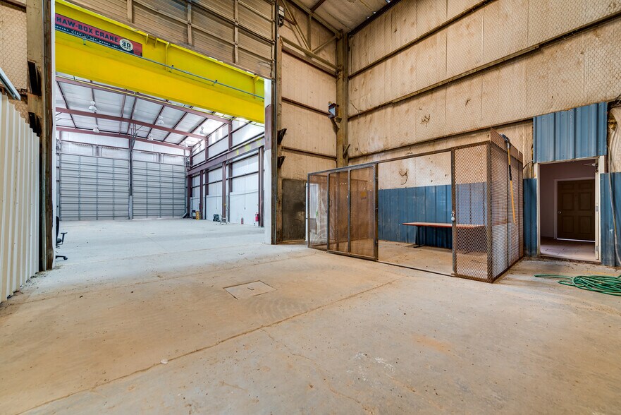 More Photos Of 14625 N Hollyhock Ave, Gardendale Warehouse For Sale