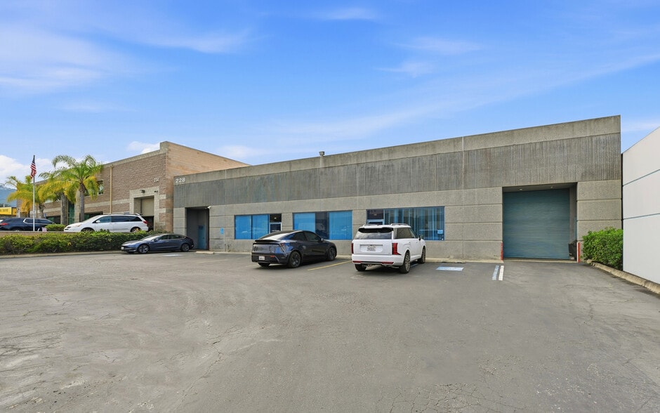 More Photos Of 228 Venture St, San Marcos Manufacturing For Sale