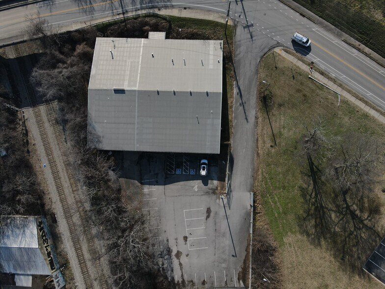 More Photos Of 924 Vine St, Nashville Warehouse For Lease