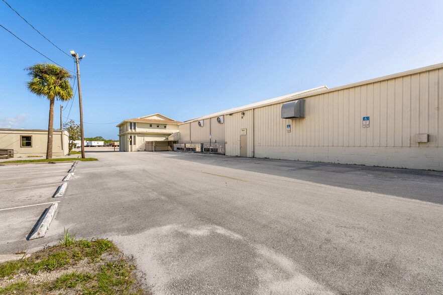 More Photos Of 2600 45th St, Vero Beach Food Processing For Sale
