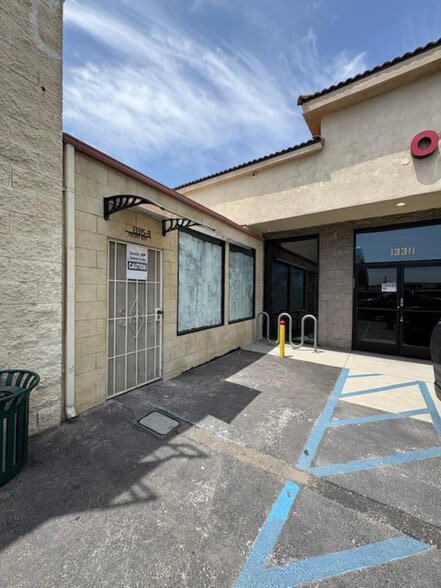 More Photos Of 13315 Victory Blvd, Van Nuys Freestanding For Lease