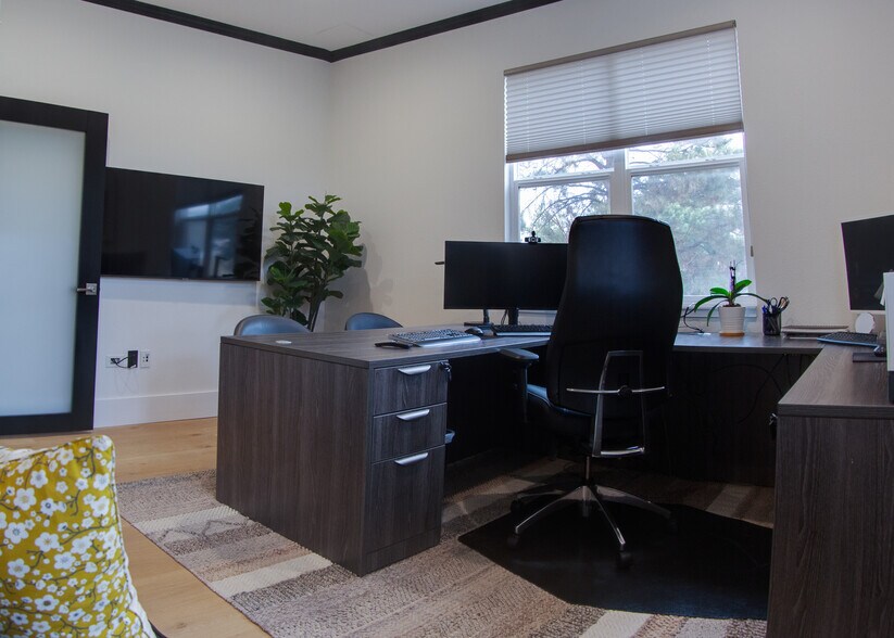 More Photos Of 68 Inverness Ln E, Englewood Loft Creative Space For Lease